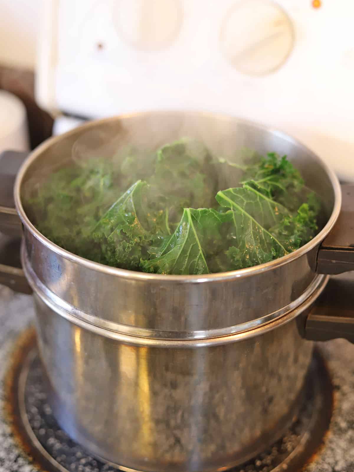 2 ways to cook kale in just 3 minutes.: Steamer vs. Microwave 