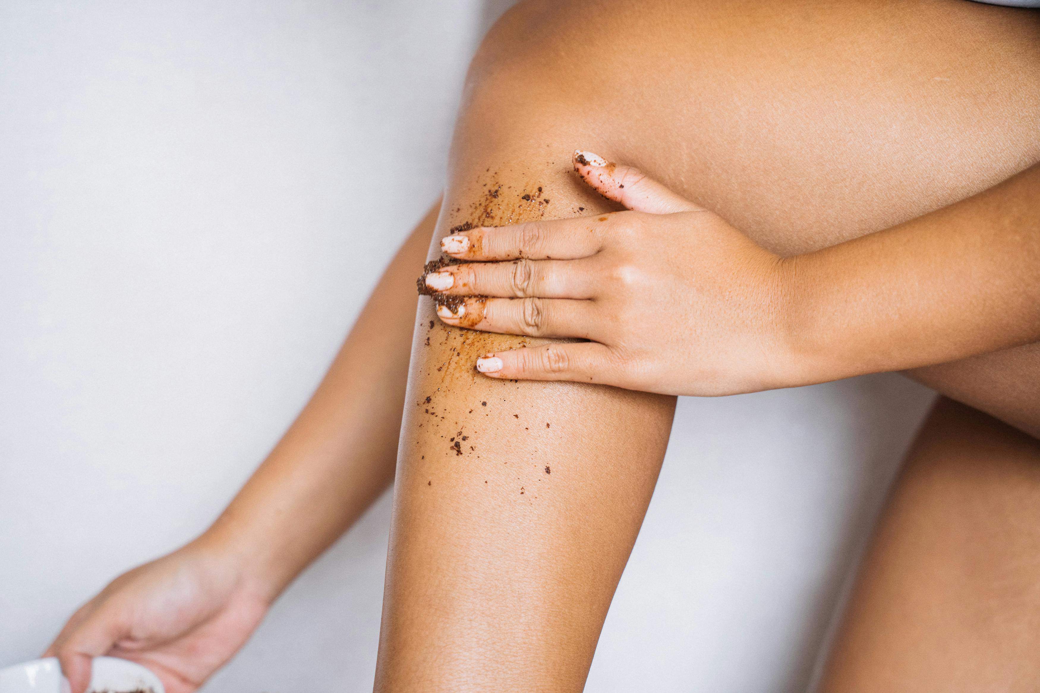 Say Goodbye to Dark Knees: Real Tips for Smoother, Brighter Skin!