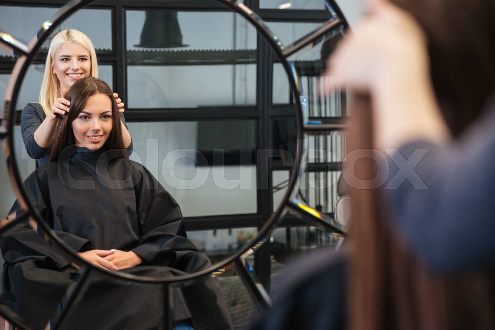 Thinking of Chopping Your Hair? Here’s How to Know If It’s Time!