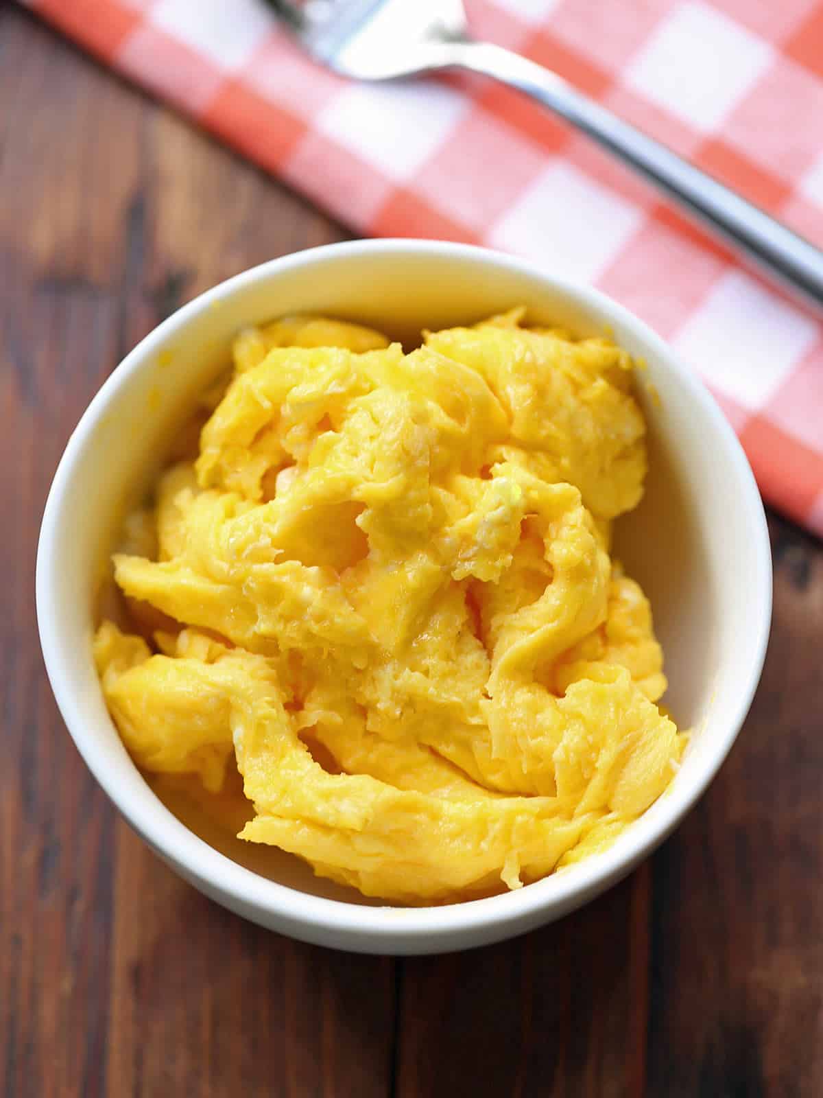 60-Second Fluffy Eggs? Microwave Trick!