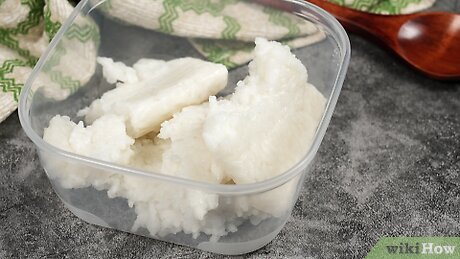 Quick & Safe Ways to Defrost Frozen Rice