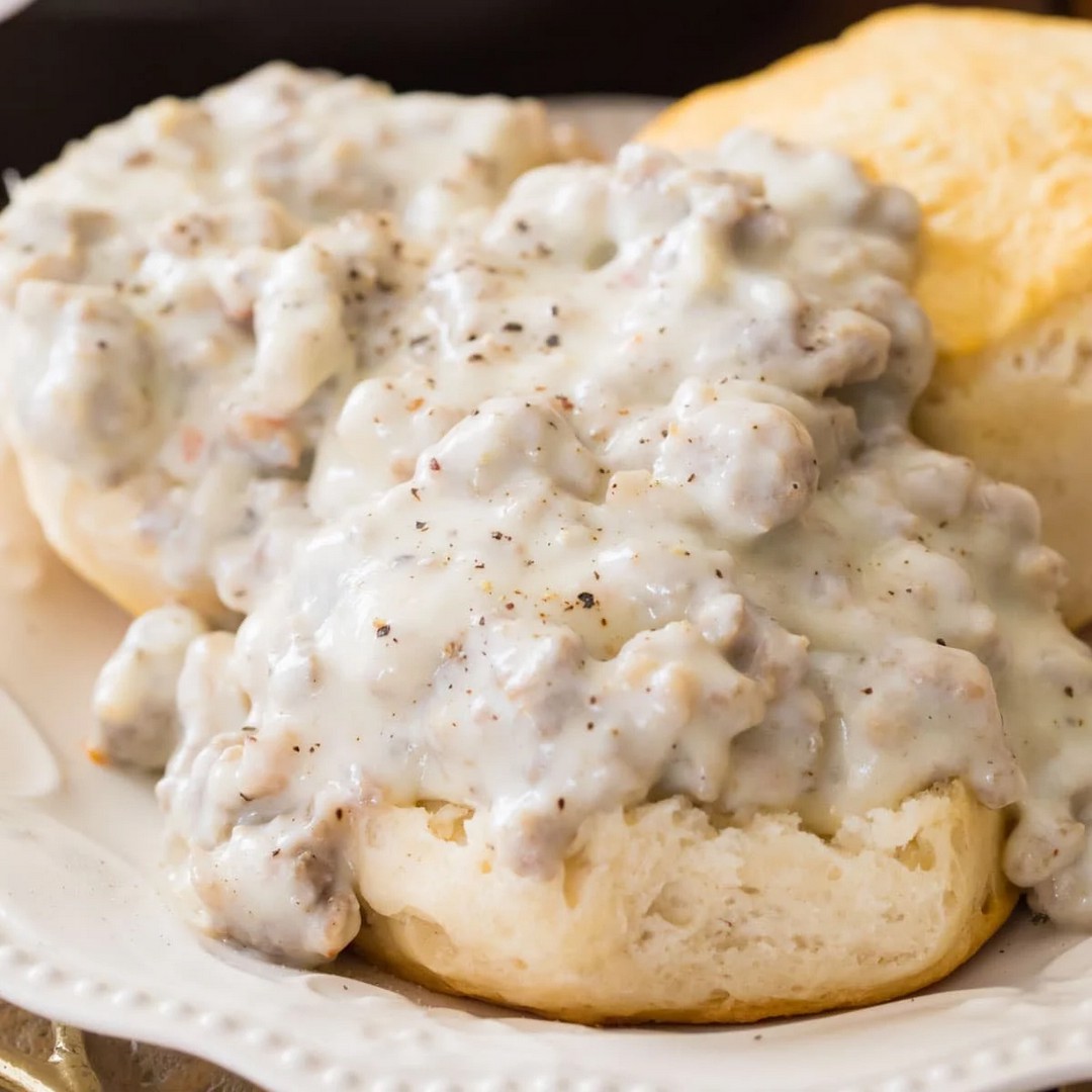 White Gravy vs. Béchamel: Why the Drama? 🤔