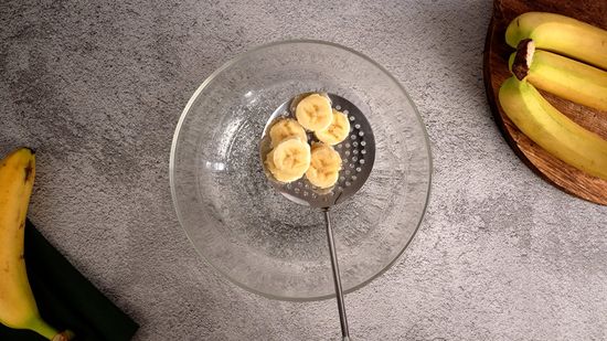 Banana Slices Always Turn Brown? Try These Easy Fixes!