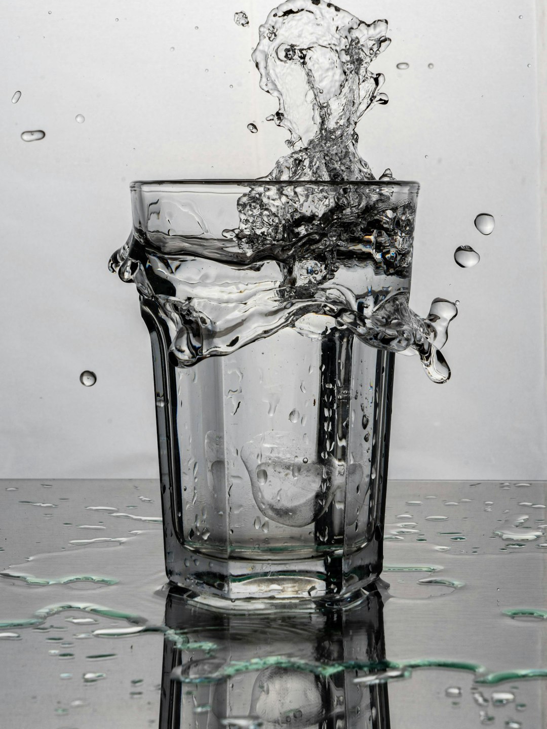 Water: The Ultimate Health Hack You’re Overlooking