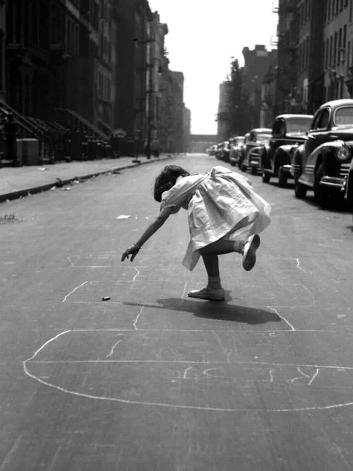 Did Marilyn Monroe Photobomb #17? 😲