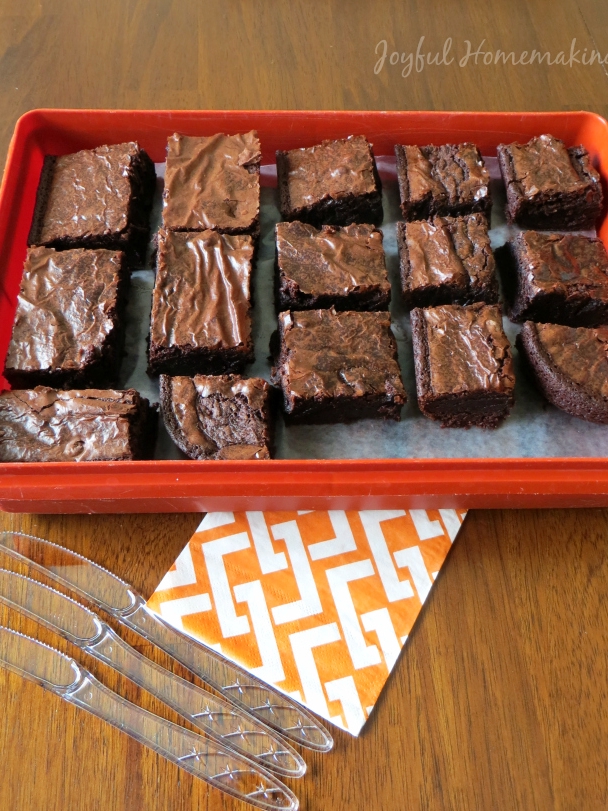 Cut out a whole square perfect brownie?