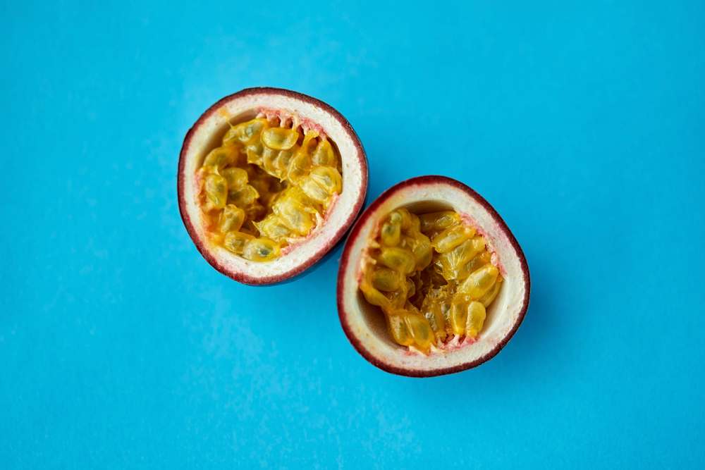 Cutting Passion Fruit: The Easiest Way Ever