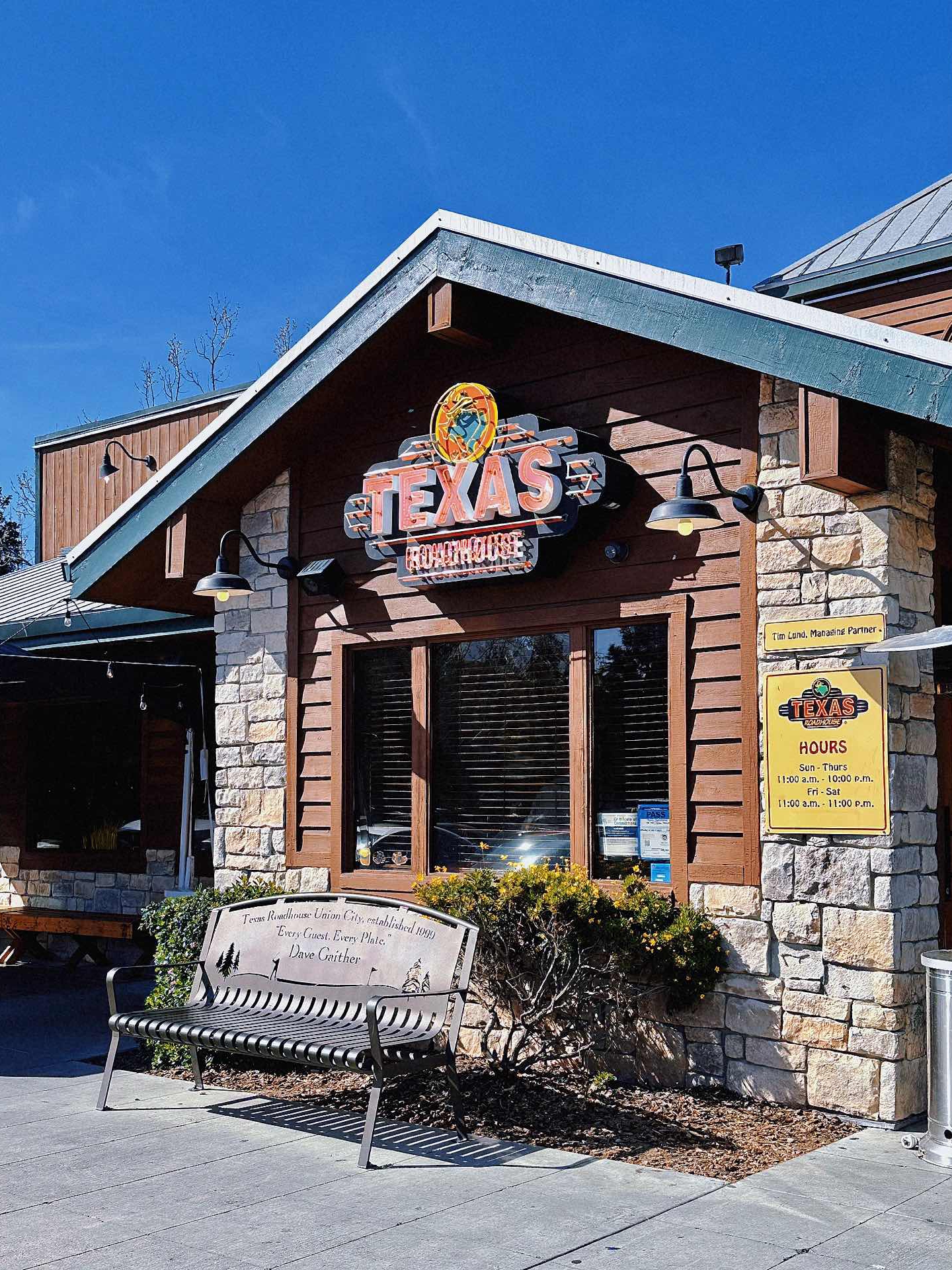 Texas Roadhouse - The Affordable Steak Champ 🏆
