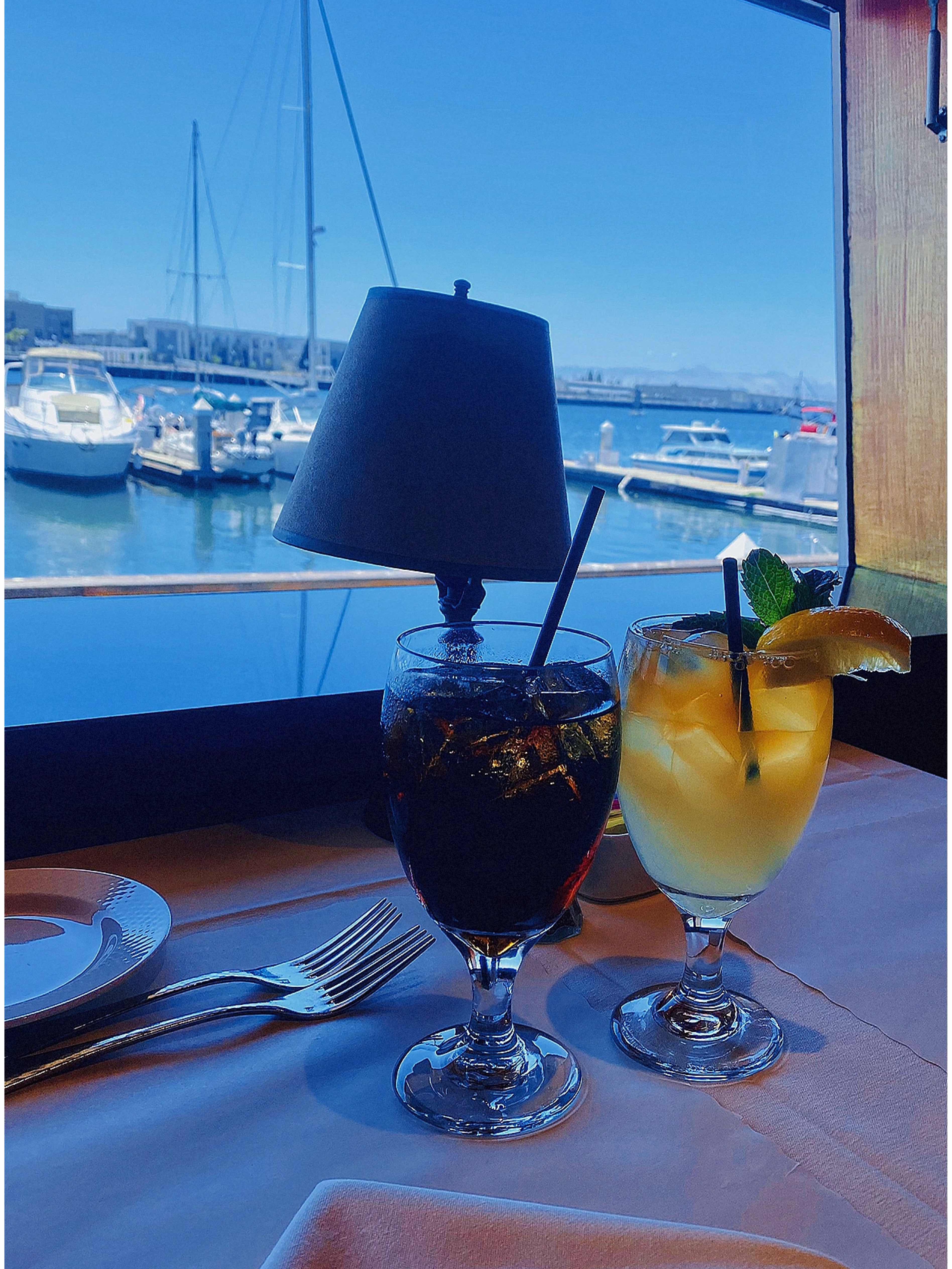 Scott’s Seafood - A Seafood Place with Strong Artistic Atmosphere.
