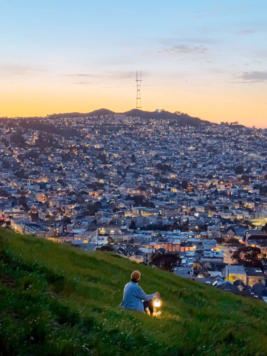 Discovering the Magic of Dusk at Bernal Heights Park