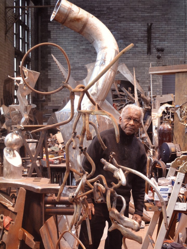 Steel Takes Flight in Chicago: Richard Hunt’s Sculpted Journeys