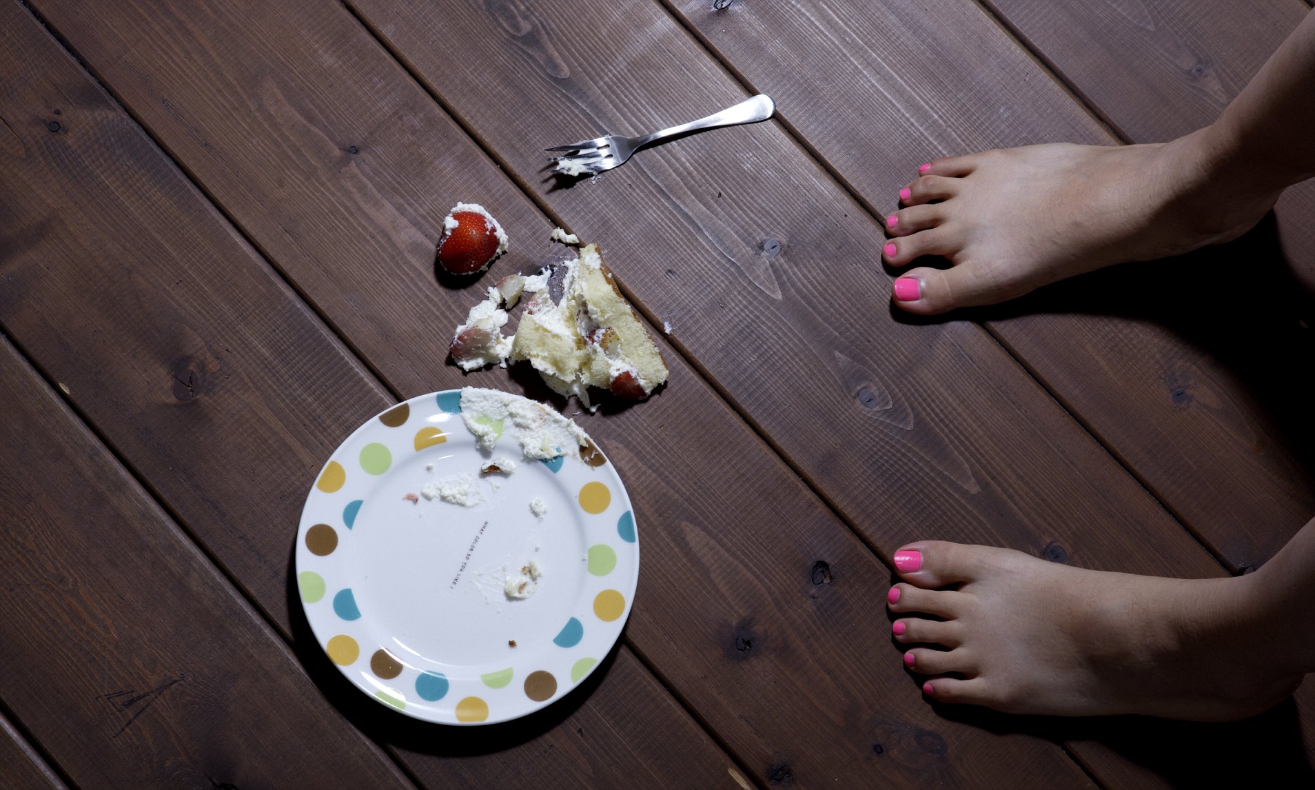 Have you ever eaten something off the floor?🙈