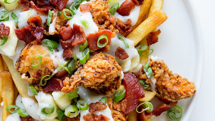 Crispy Fried Chicken Poutine That’s Seriously Crunchy 🍗🍟