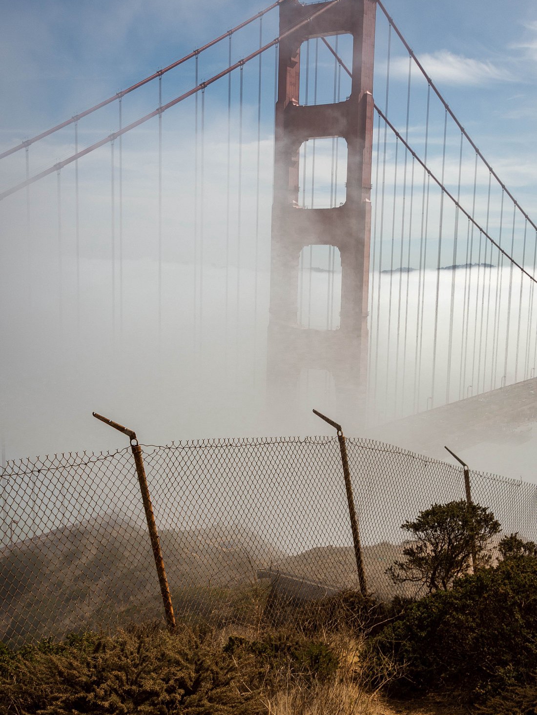 Enjoy the Amazing View of The Golden Gate Bridge in Battery Spencer