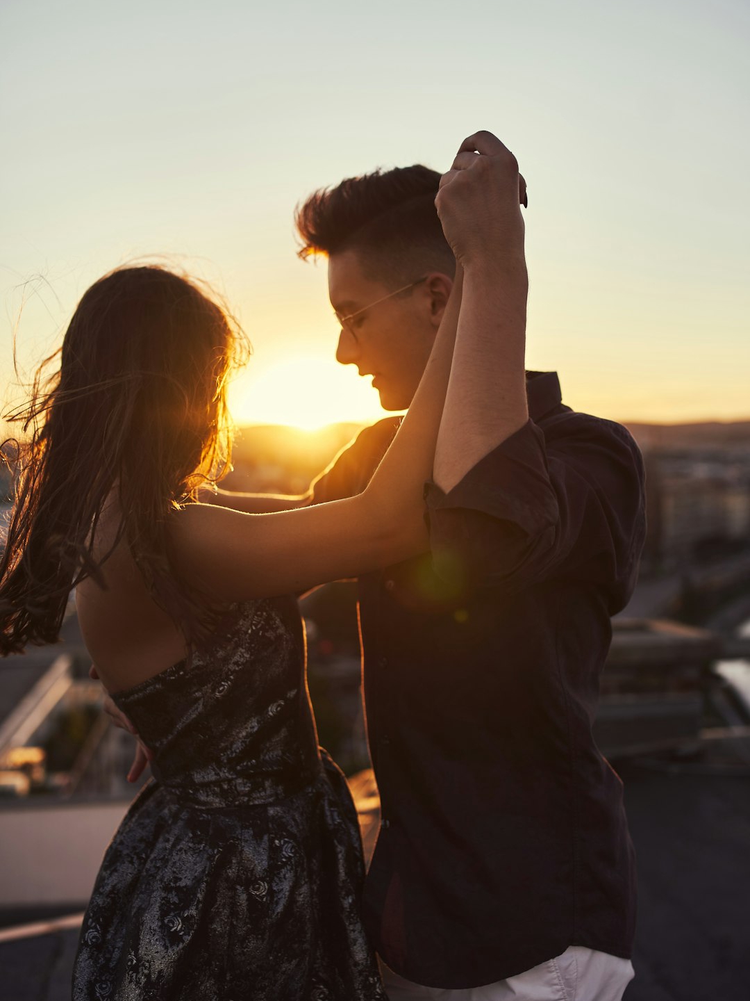 When Rooftop Romance Turns Into a Windstorm—Literally 🌬️