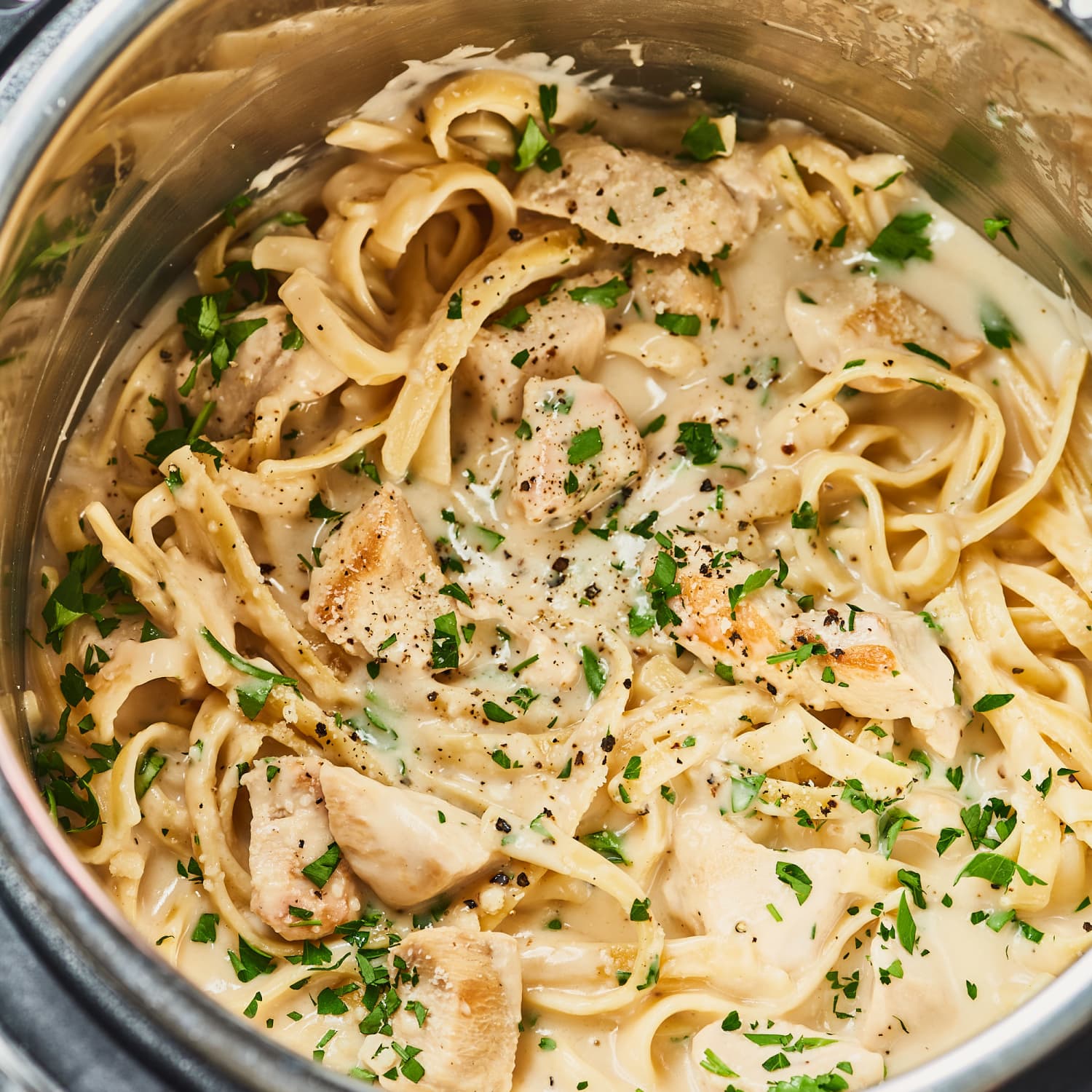 Dump & Go Chicken Alfredo in the Instant Pot