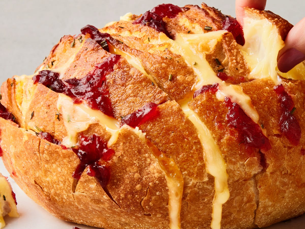 Cranberry Brie Bread: The Ultimate Holiday Pull-Apart Snack
