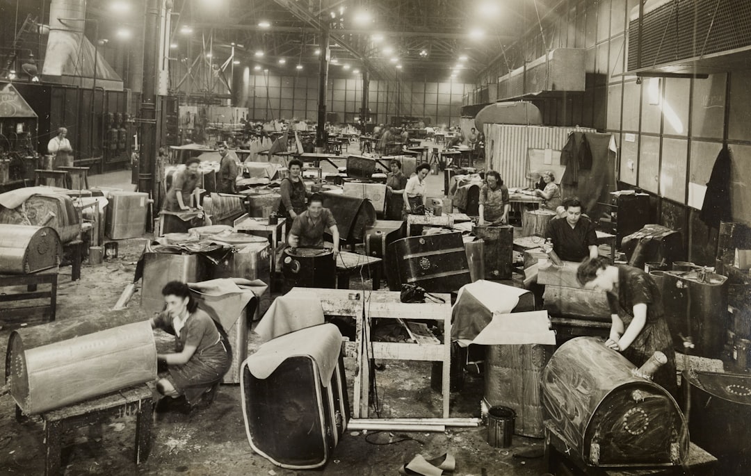 Warehouse Millionaires, Minimum Wage Dreams