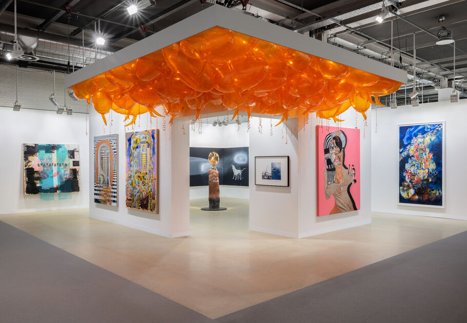 Art Basel’s Booth Ballet: Where Balloons, Bronze, and Billionaires Collide in Basel