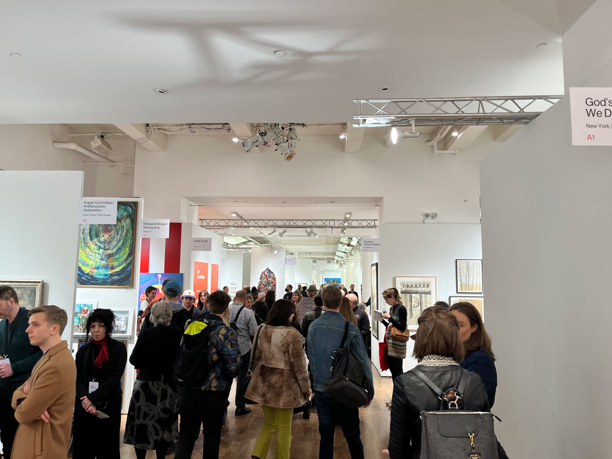 Art Fairs Unfold: Where Chance Encounters Meet Curated Chaos
