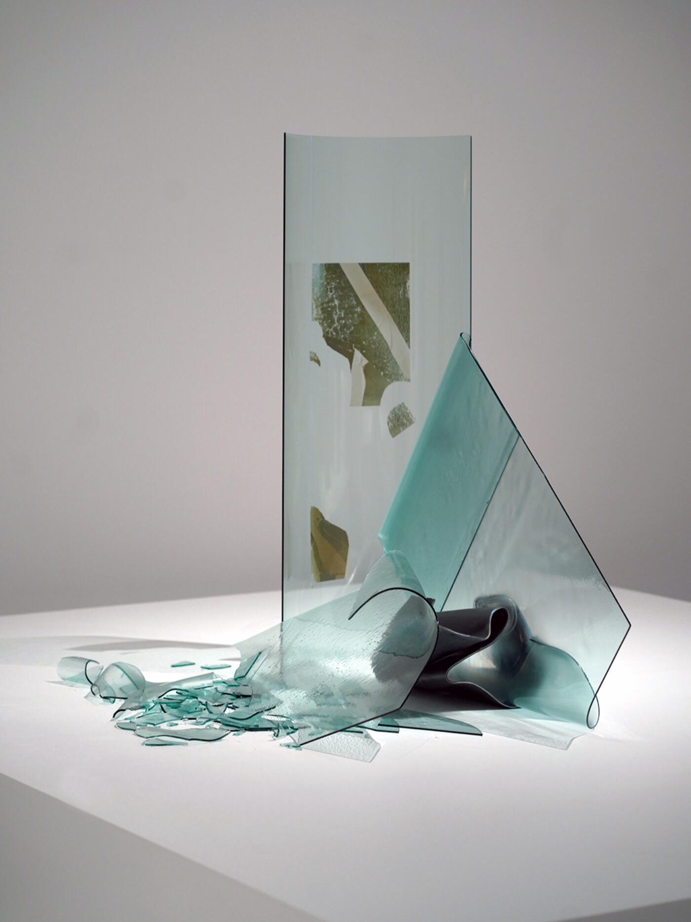 Glass That Bends, Canvases That Glow—April’s Artworks Turn Familiar Materials Strange