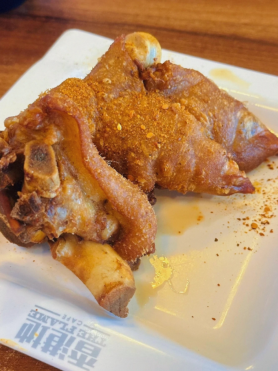 Try Flame Cafe, a popular tea restaurant in the capital of California.