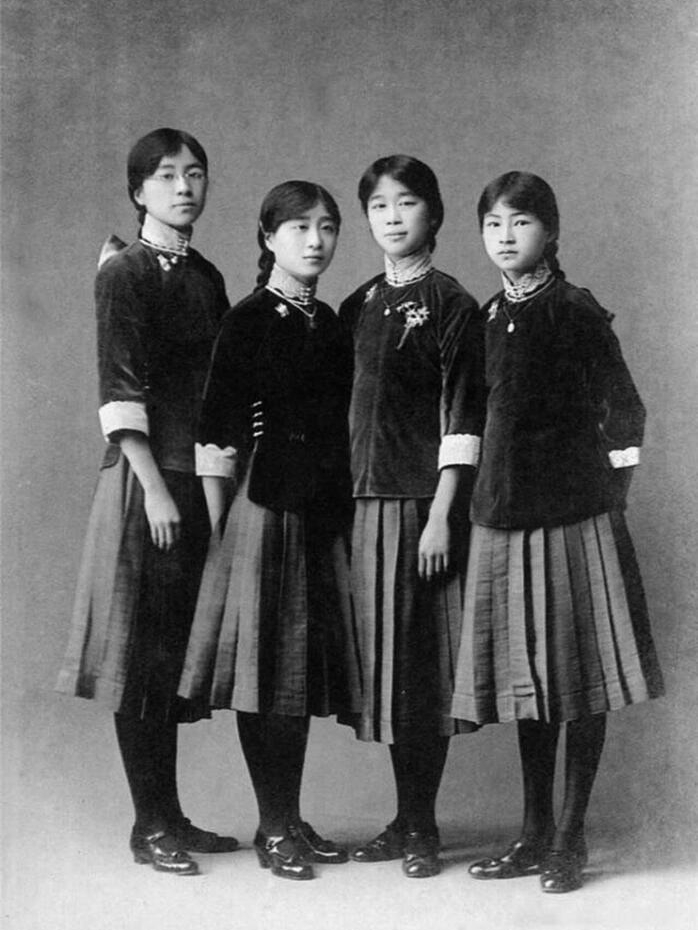 Did School Drama Exist in the 1920s? 📸