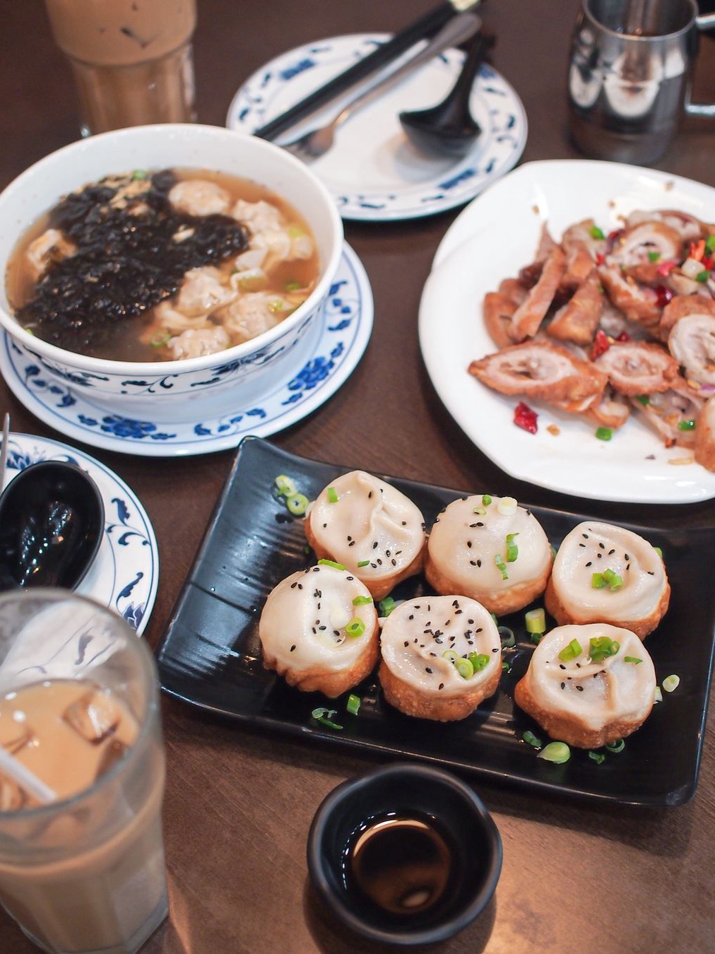 Bay Area Food | Signature Wonton and Shanghai Pan-Fried Buns at an Old Restaurant in San Francisco