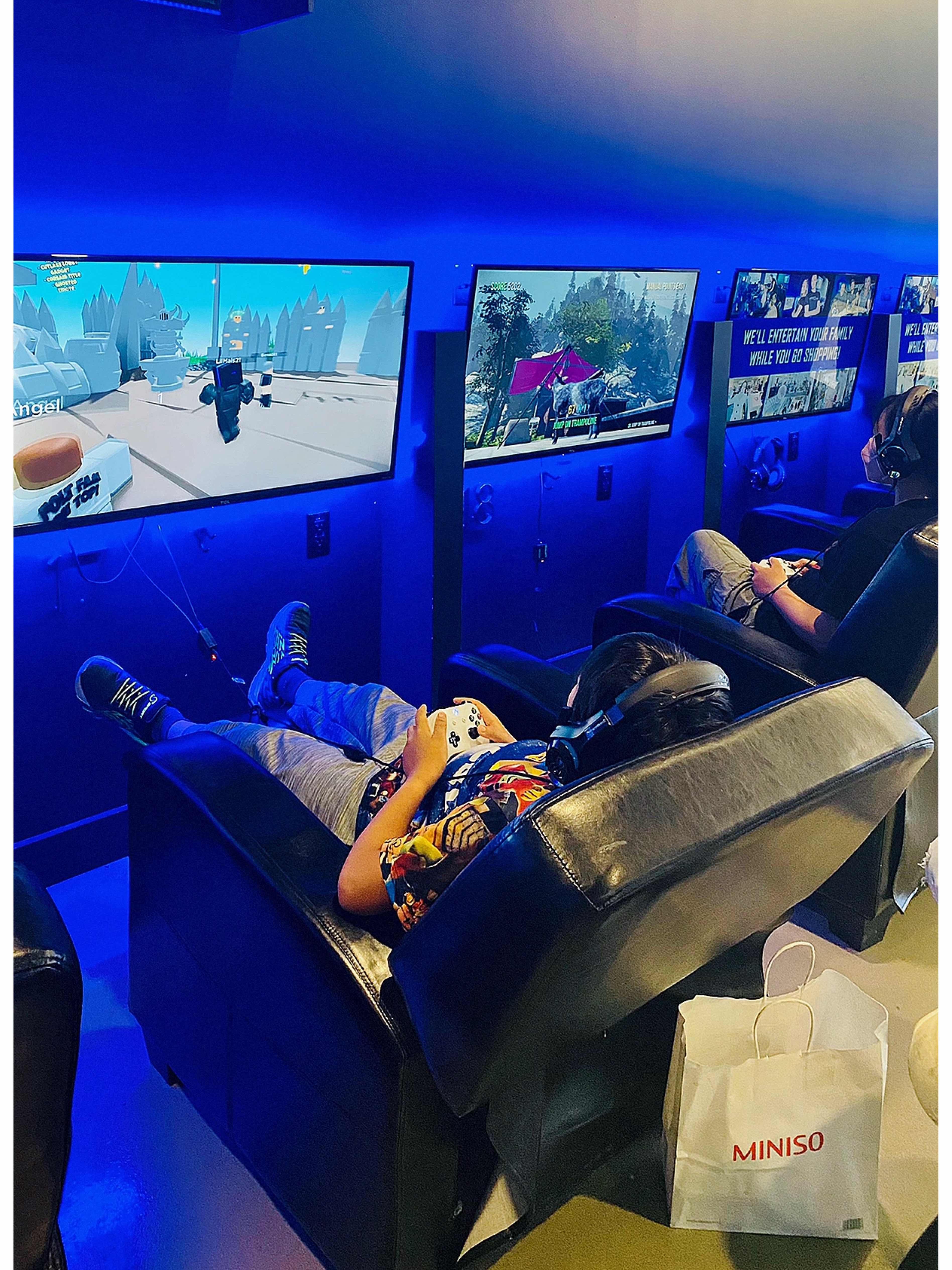 Fantastic way to avoid the heat with your kid - Play Live Nation