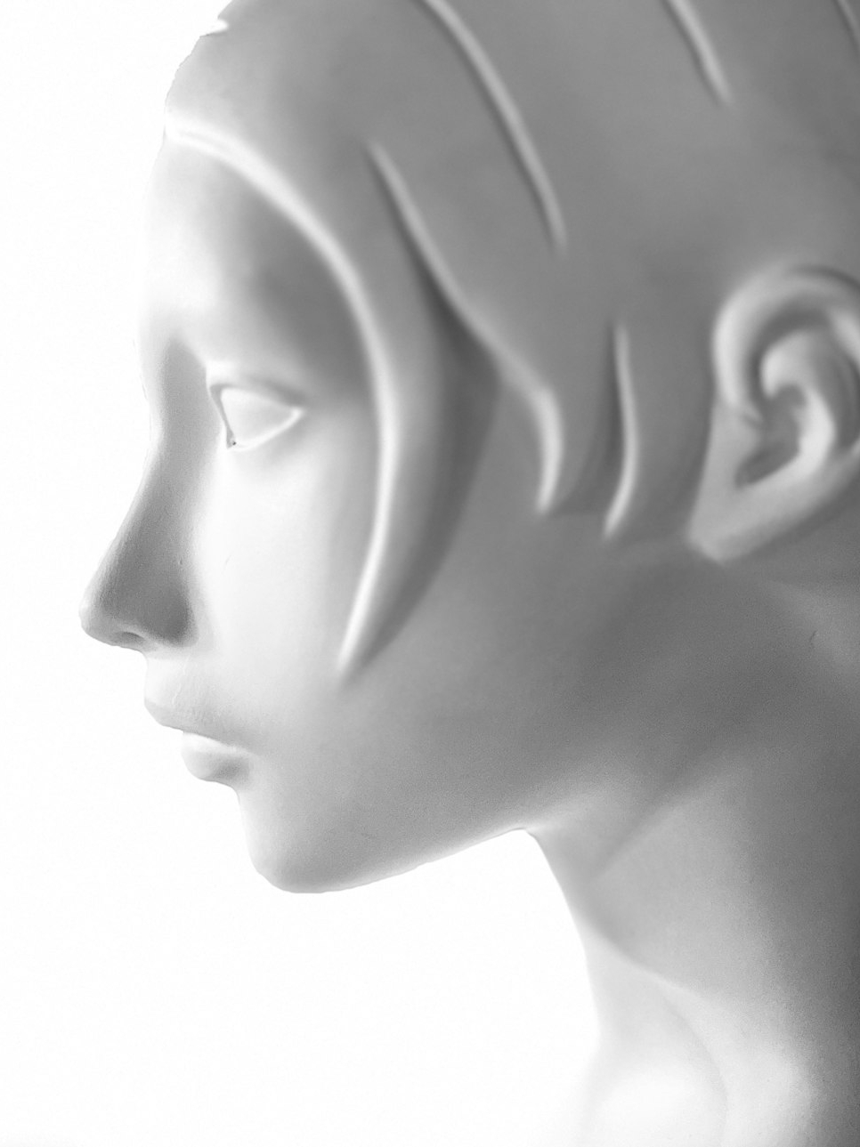 Beauty Insight: Hollow Areas Can Be Visual Anchors Too