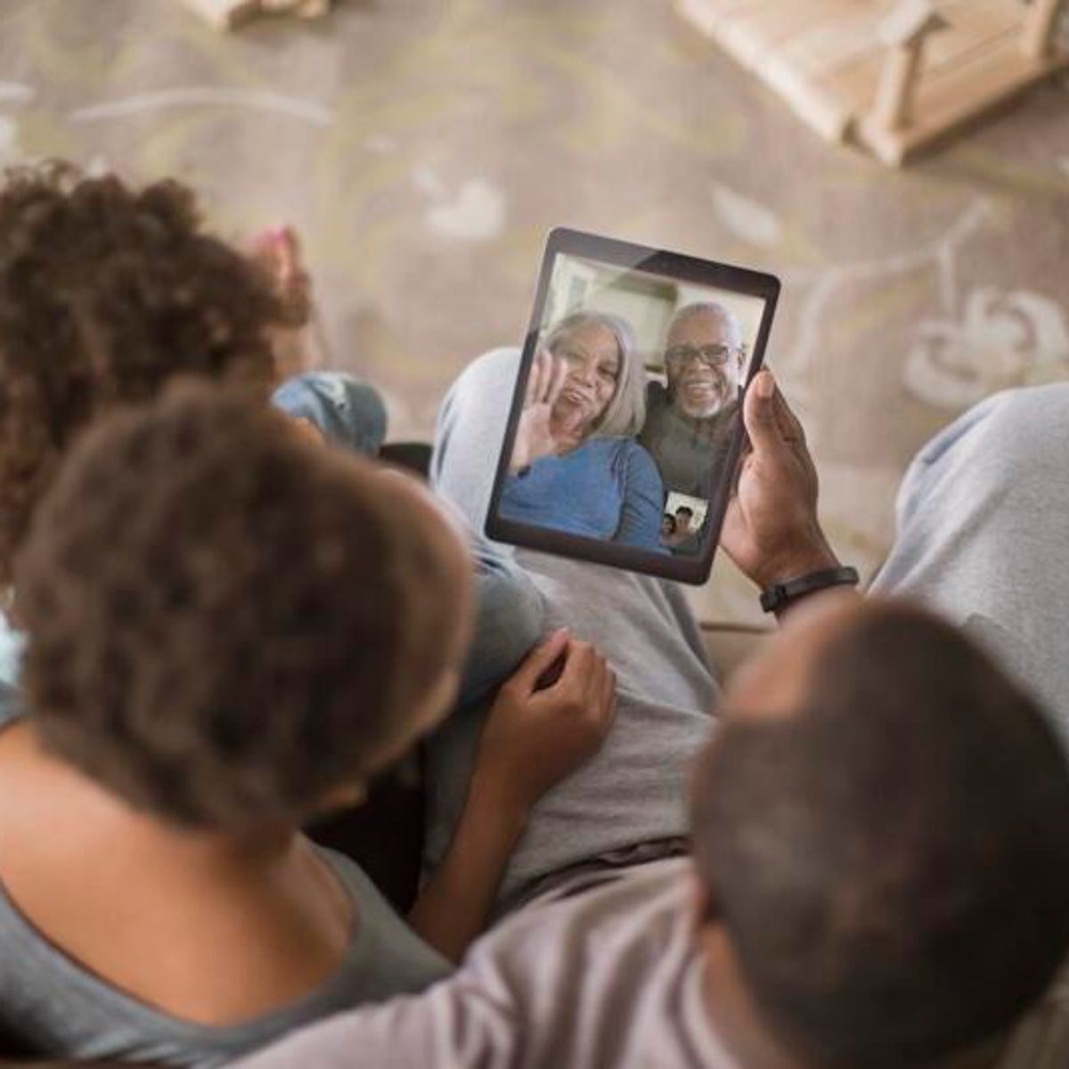 📱Tech Hacks to Keep Aging Parents Safe & Connected