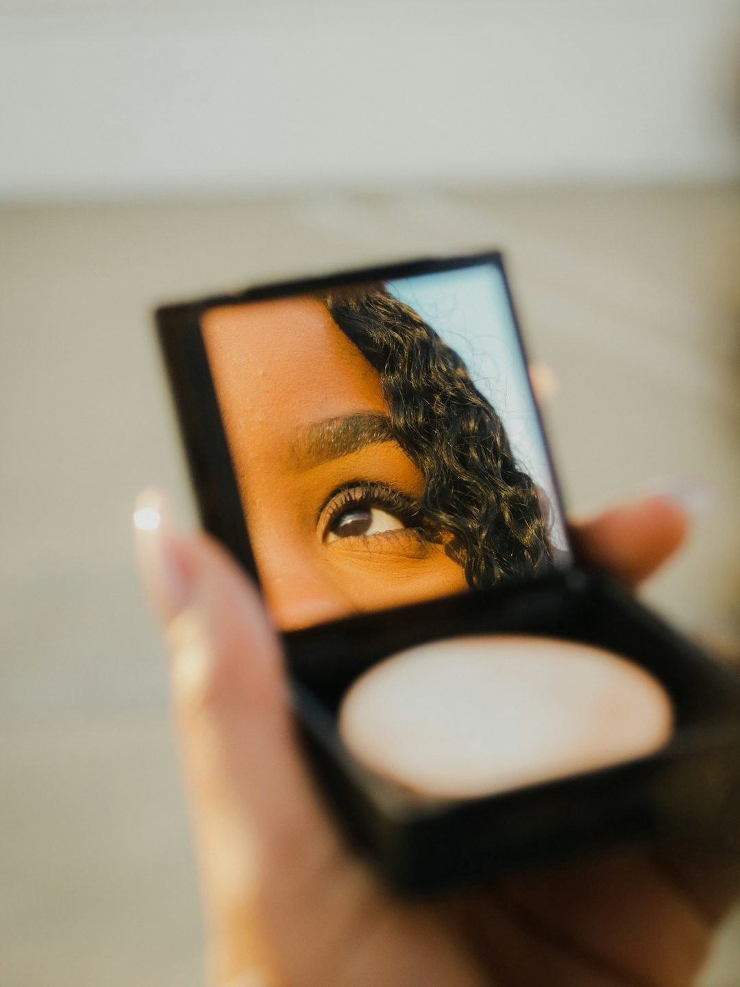 How to Stop Foundation from Lifting Concealer