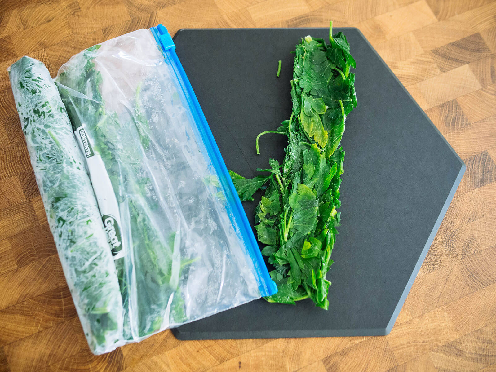 3 Easy Ways to Freeze Parsley for Year-Round Freshness