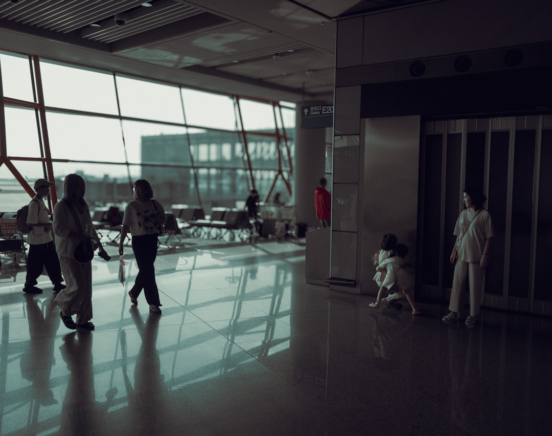 Torn Between Two Worlds: Family, Divorce, and the Pain of Distance 😢✈️