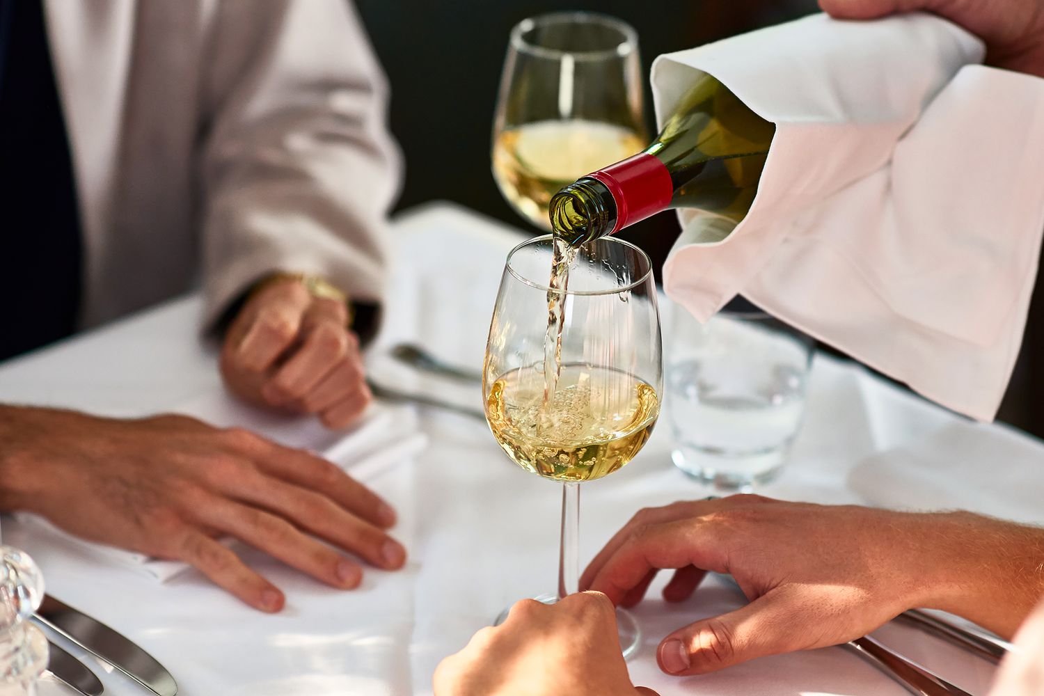 5 Things Girls Should Avoid on a First Date for a Great Experience