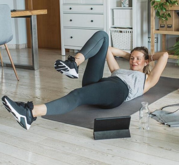 Jessica Alba’s 3-Min Core Hack (No Sit-Ups!)