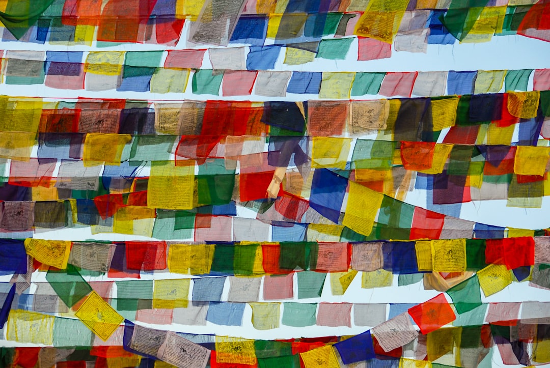 Jazz, Bricks, and Quiet Gestures: Stanley Whitney’s Colorful Quest for Space