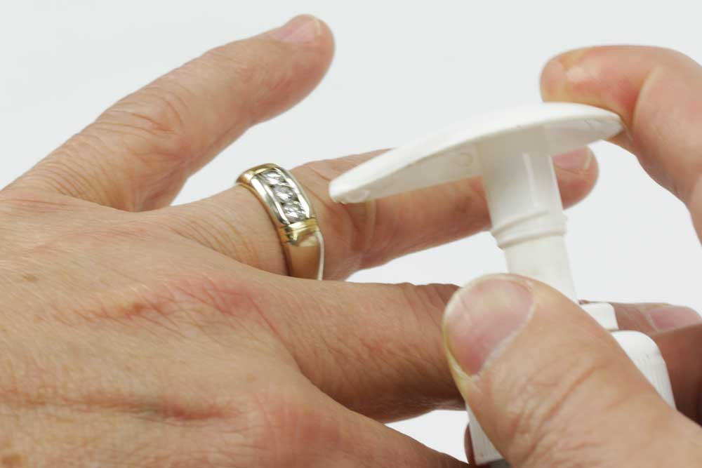 Stuck Ring Panic? Here’s How to Save Your Finger (and Your Jewelry!)