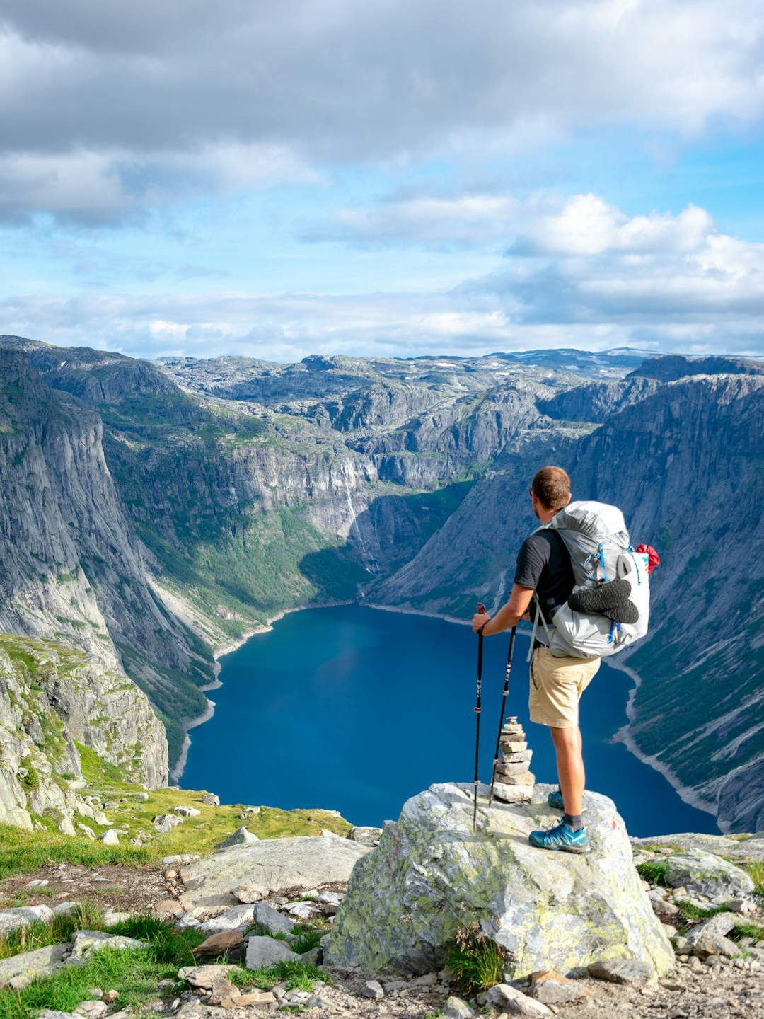 Planning the Perfect Group Hike: Trail Length & Time Tips 🏞️👥