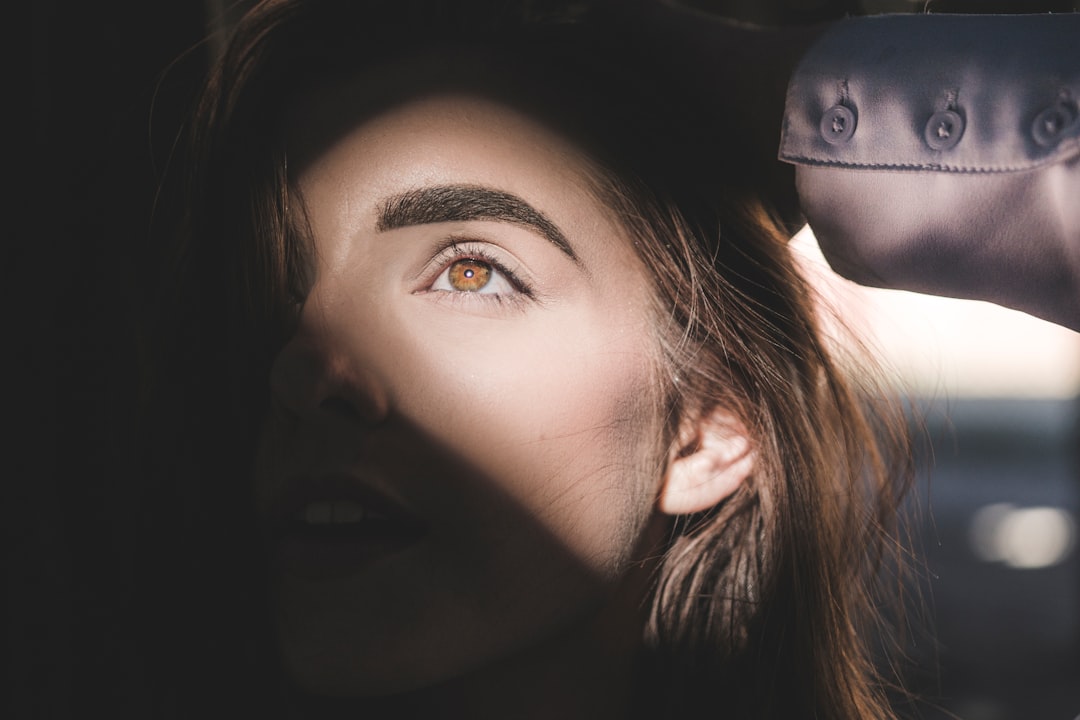 The Brow Bone Trick: 2 Overlooked Steps to Boost Dimension