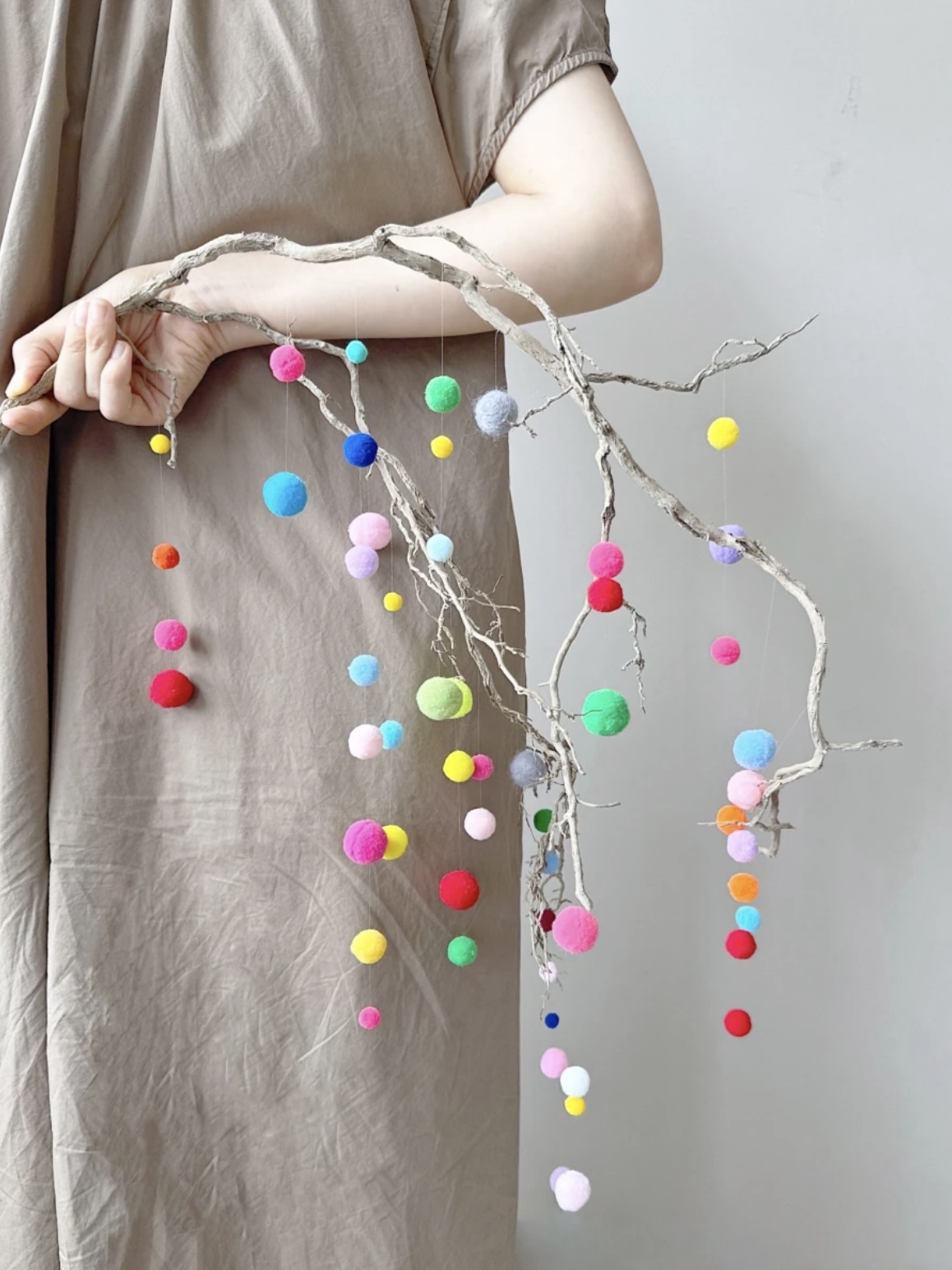 DIY Vibes: Rainbow Pom-Pom Branches 🌈✂️