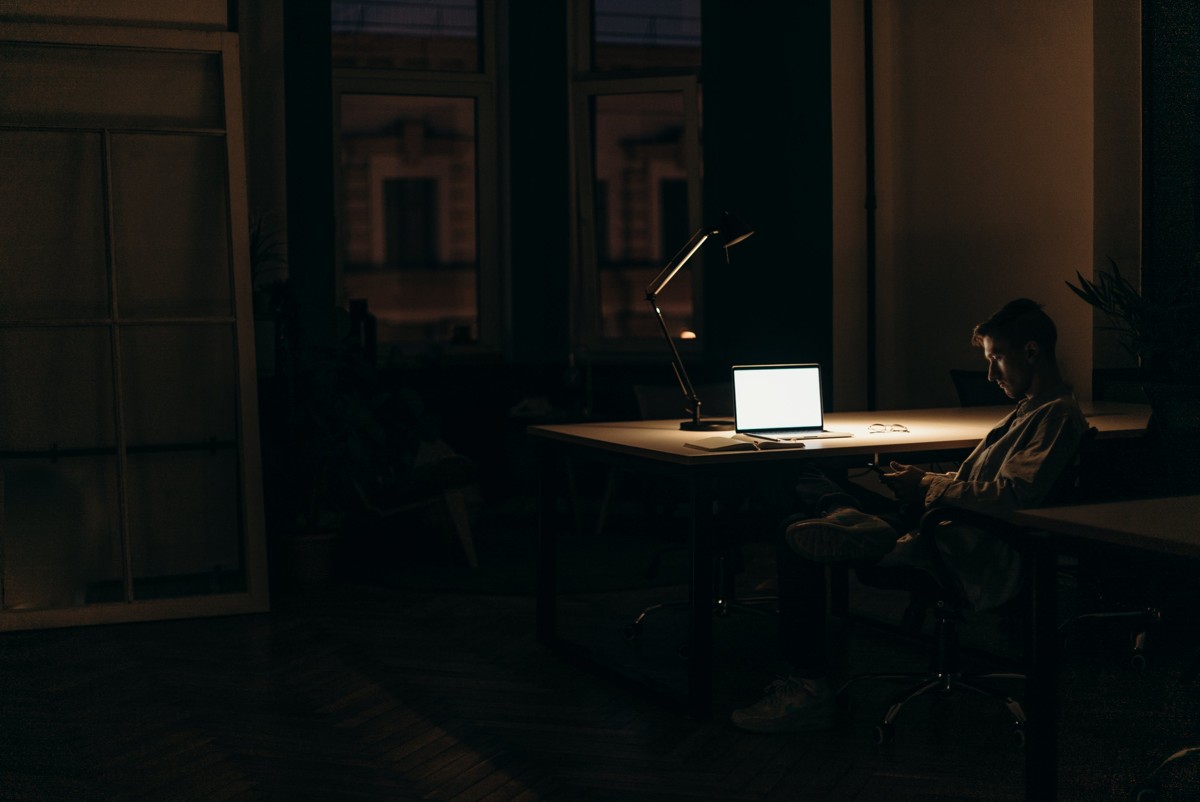 26 and Starting Over: Workplace Struggles After Academic Failure 😓