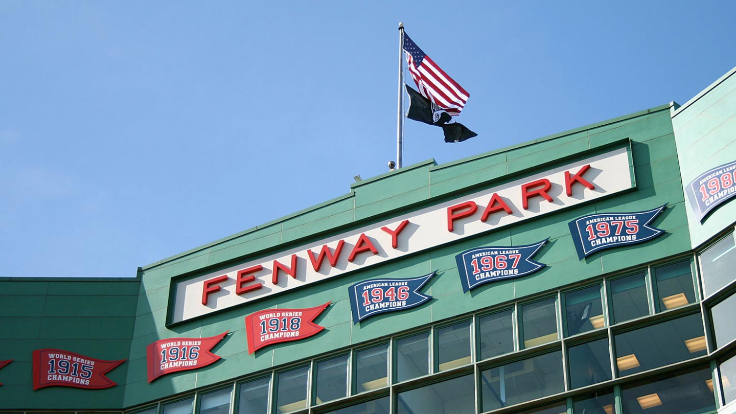 The Ultimate Transportation Guide to Fenway Park 🚇⚾