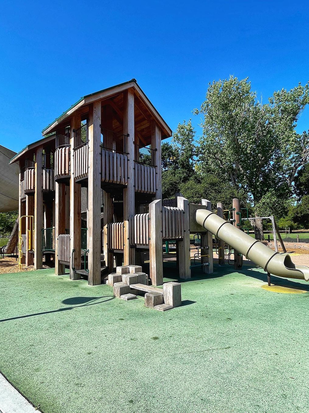 Hellyer County Park: Nature oasis in bustling San Jose city.
