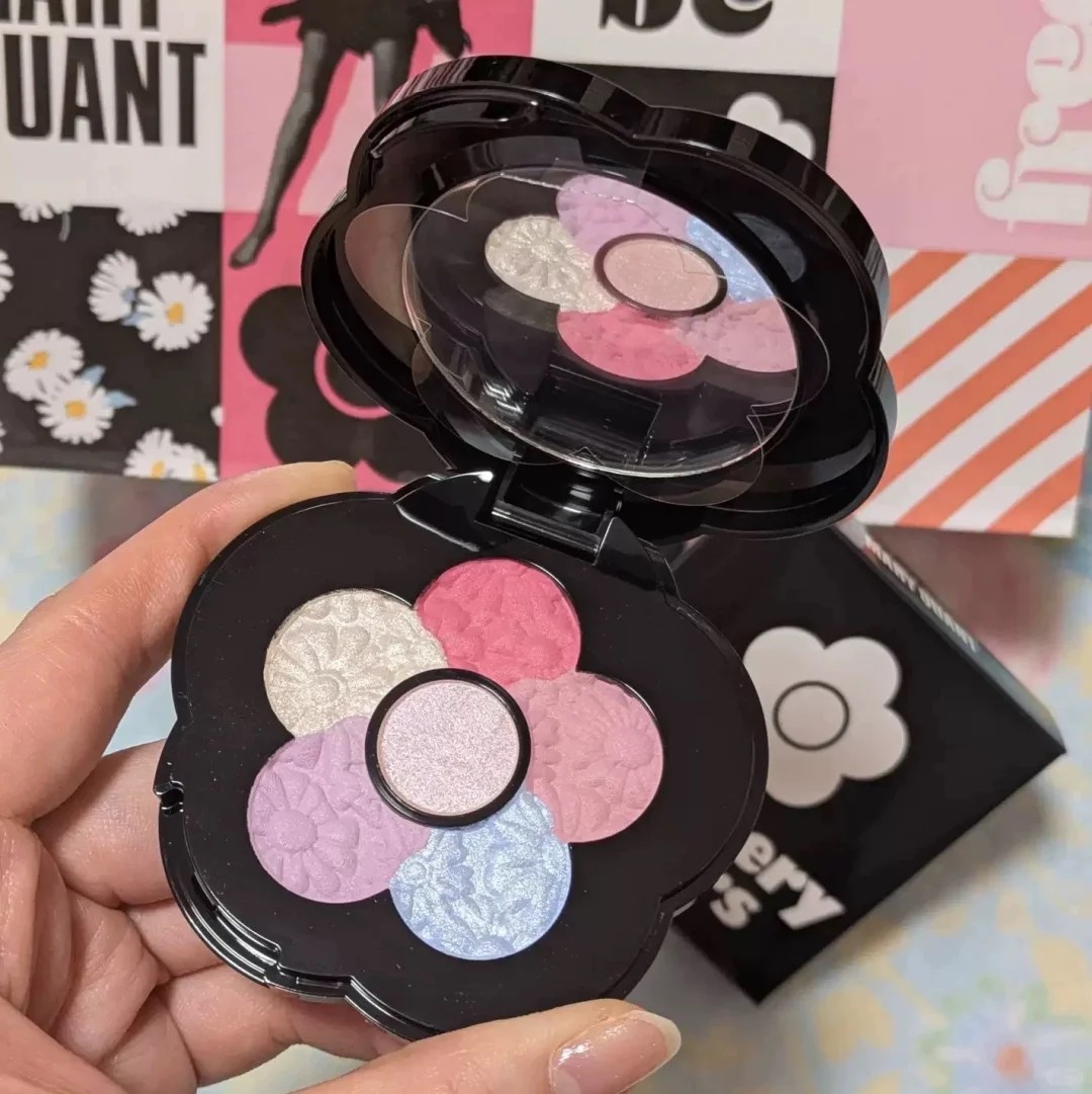 200 Eyeshadow Shades, Zero Hype—Until Now