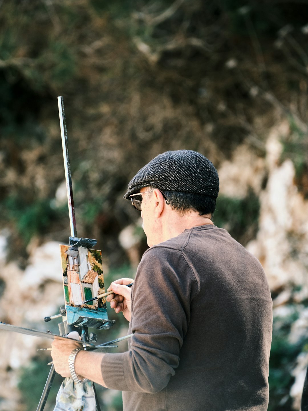 Umbrellas, Oil Paint, and the Scottish Sun: Vettriano’s Artful Contradictions