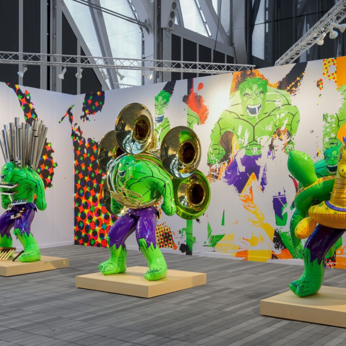  Hulk Meets High Art: Frieze New York’s Million-Dollar Mashup