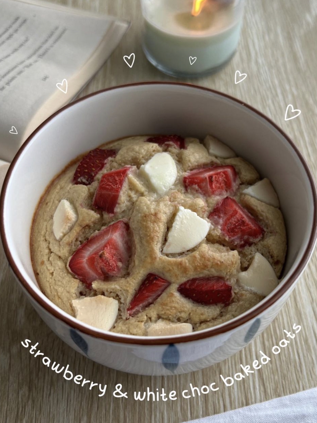Strawberry White Chocolate Oasis - Bake Your Way to Breakfast Bliss! 🍓✨