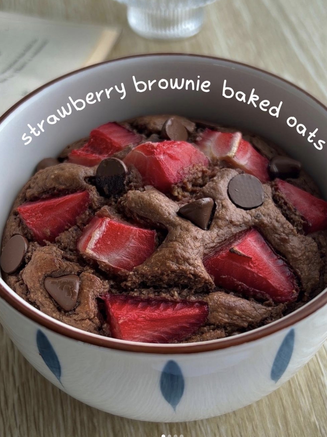 🍓🍫✨ Heaven in a bowl ! Strawberry Brownie Baked Oats Recipe Reveal!