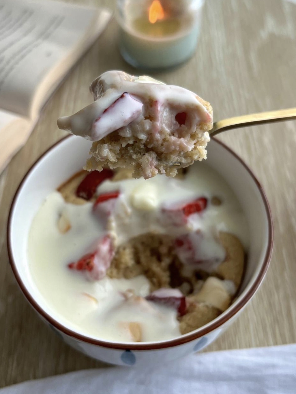 Strawberry White Chocolate Oasis - Bake Your Way to Breakfast Bliss! 🍓✨